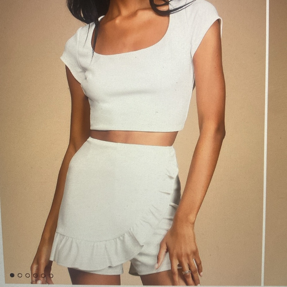 Lulu’s ivory cocktail two piece ruffled romper size M never worn with tags